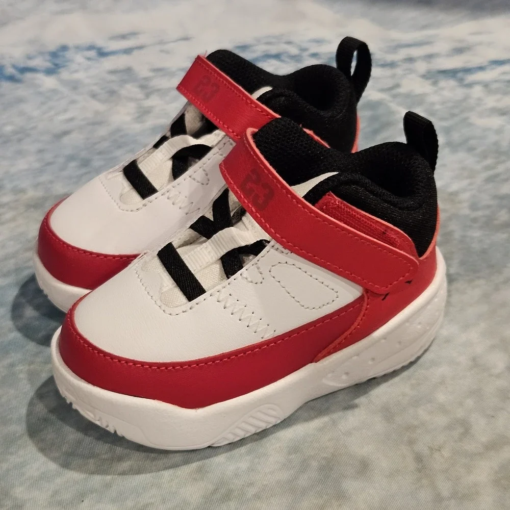 Nike Jordan Max Aura 3 White Red Black Toddler Sneakers Shoes‎ Size 5C